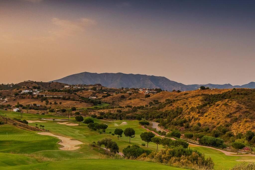Casa Cerro Azul In La Cala Hills Club Lägenhet Sitio de Calahonda Exteriör bild